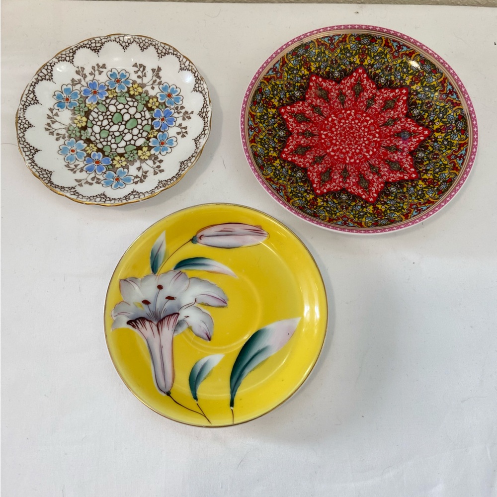 (3) Colorful plates